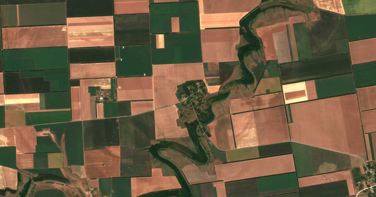 Satellite map of Bezhanovo