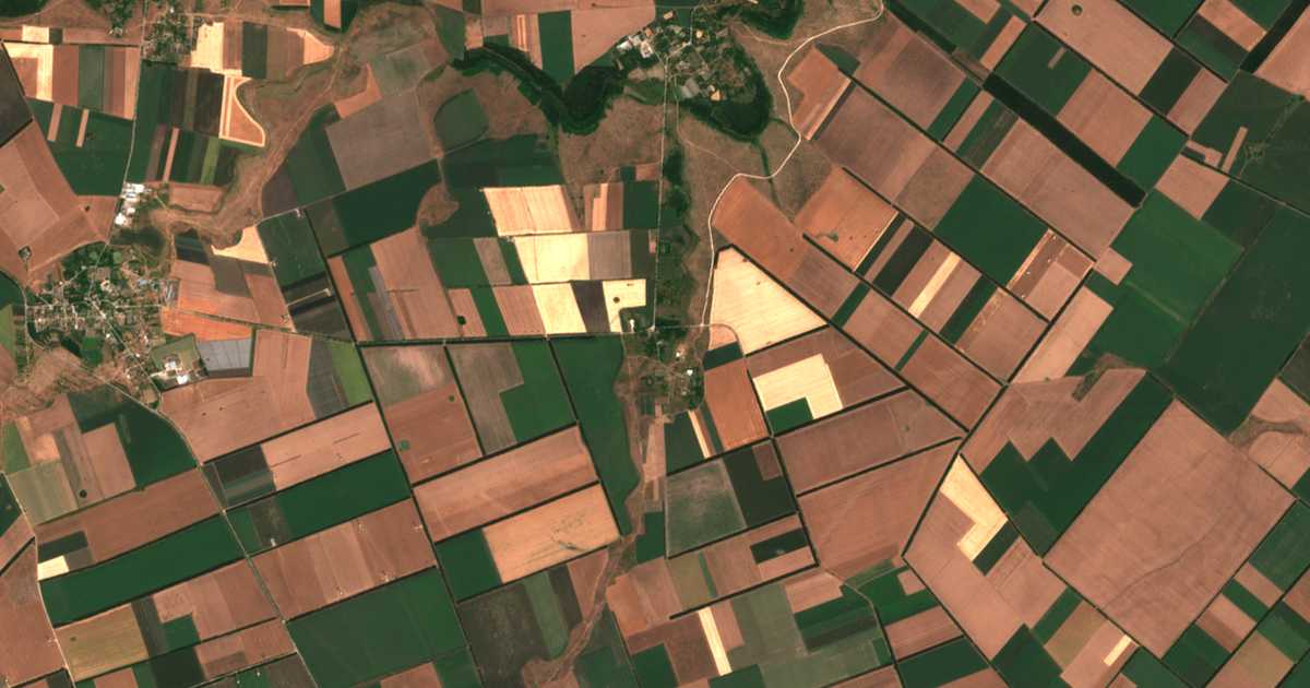 Satellite map of Irechek