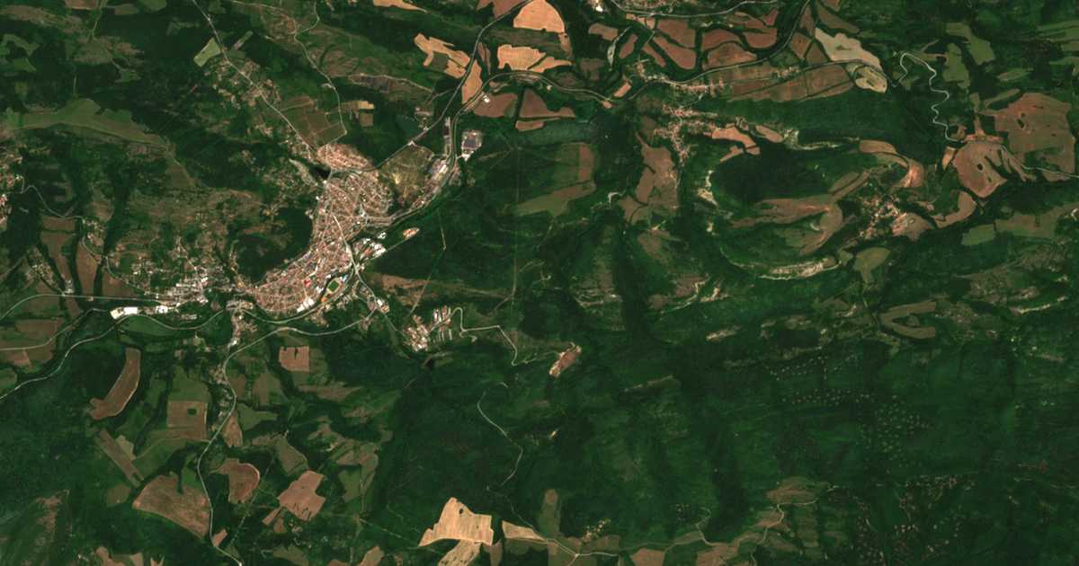 Satellite map of Garnya