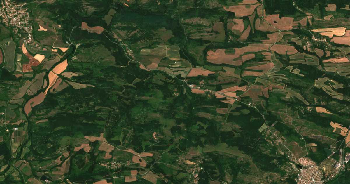 Satellite map of Peyna