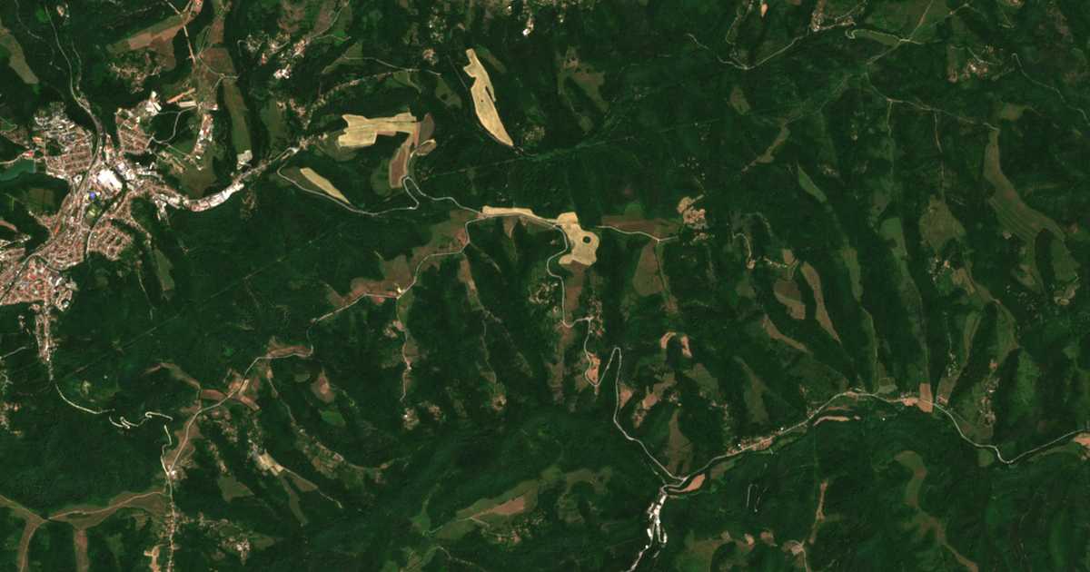Satellite map of Manevtsi