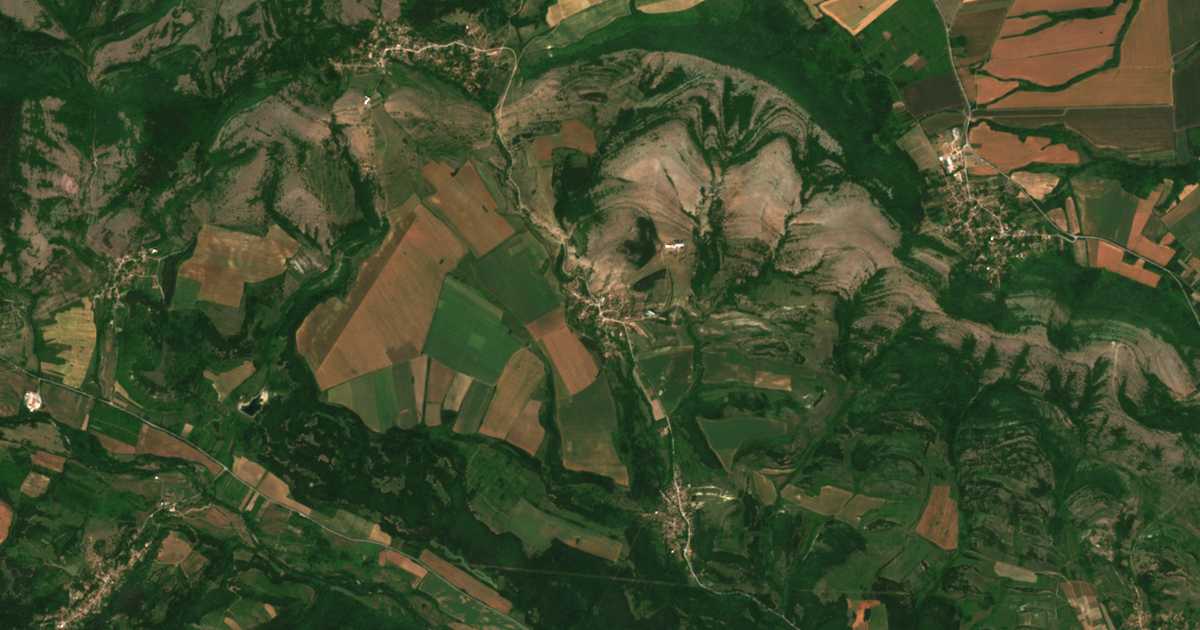 Satellite map of Chemish