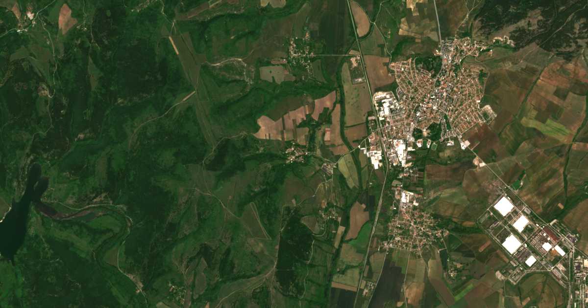 Satellite map of Bornarevo