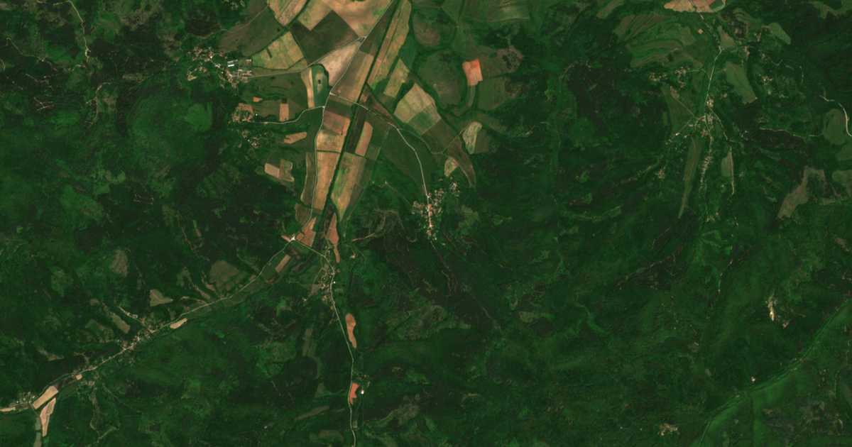 Satellite map of Busintsi