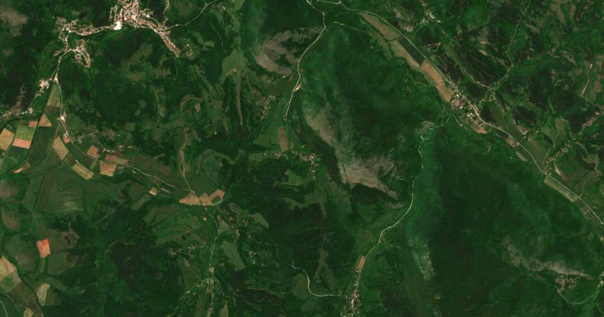 Satellite map of Ezdimirtsi