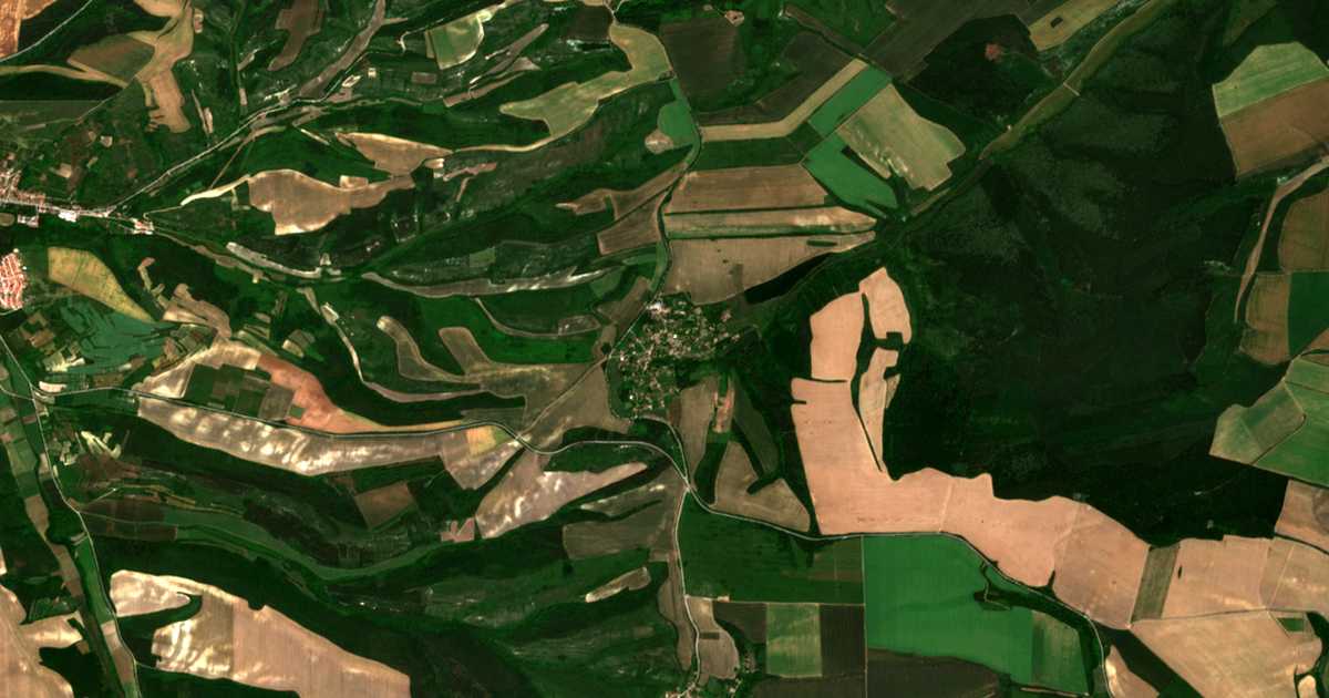 Satellite map of Pet kladentsi