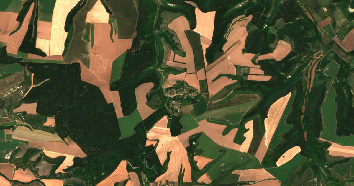 Satellite map of Tserovets