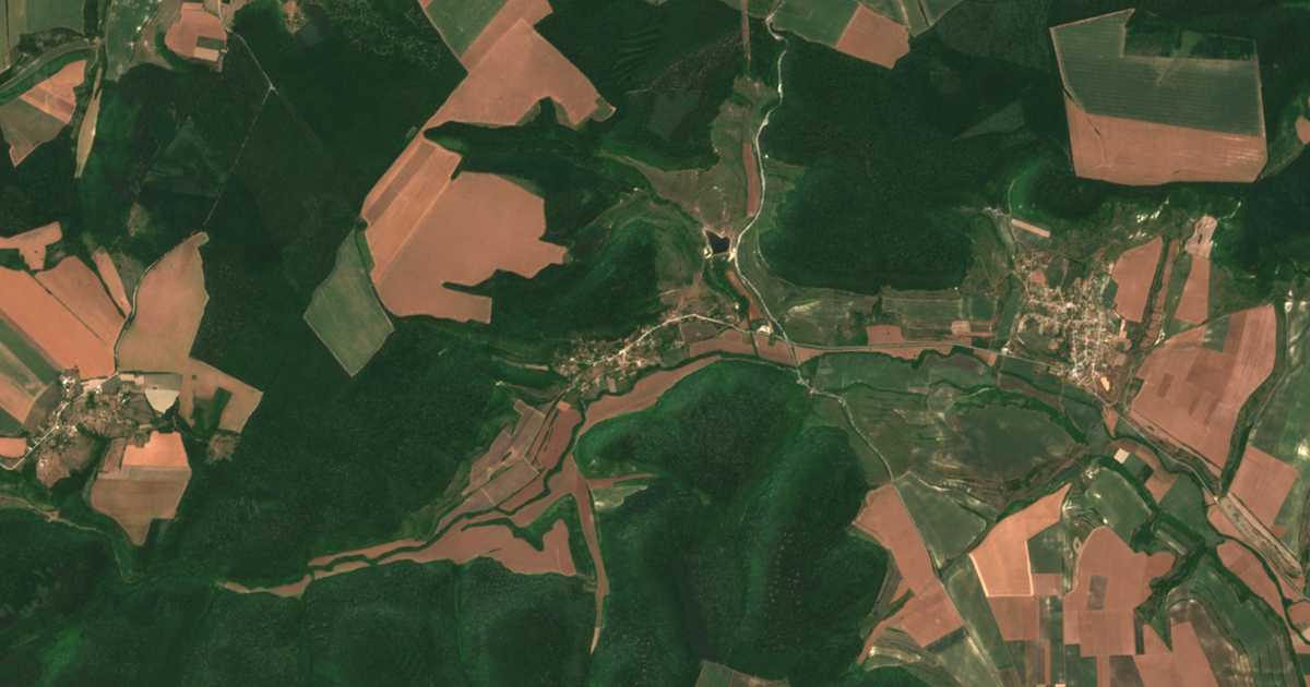 Satellite map of Lisi vrah
