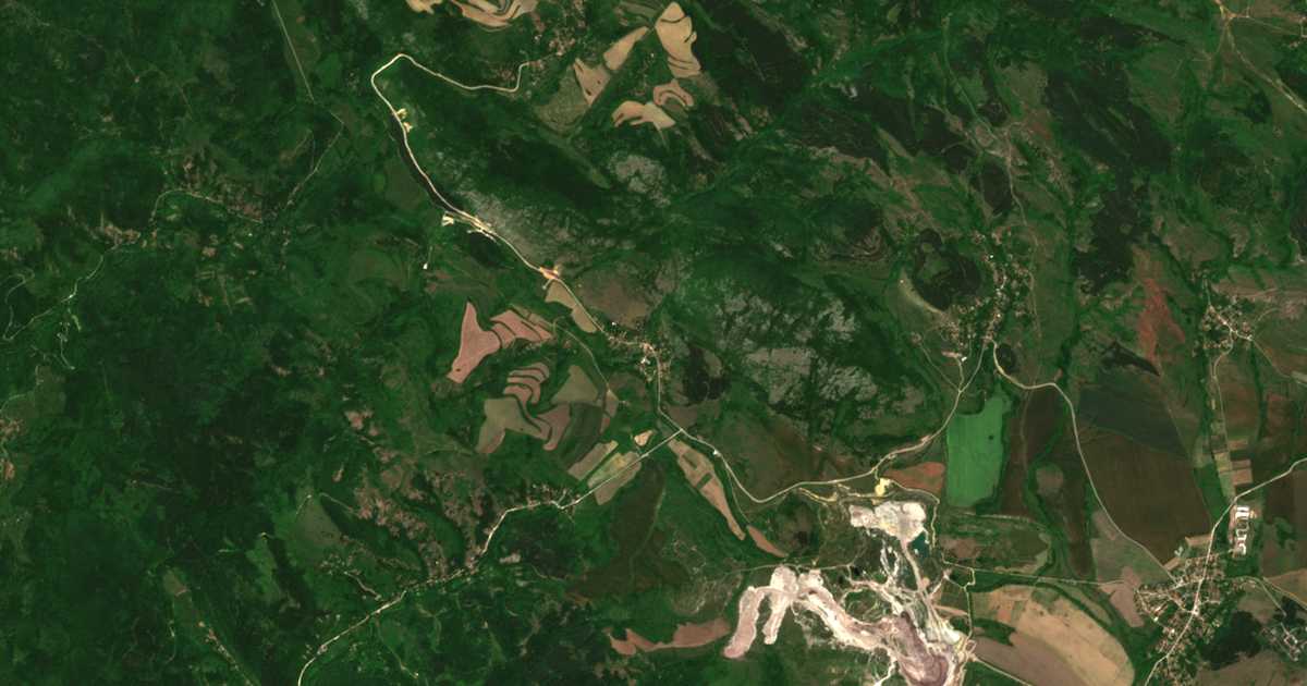 Satellite map of Nesla