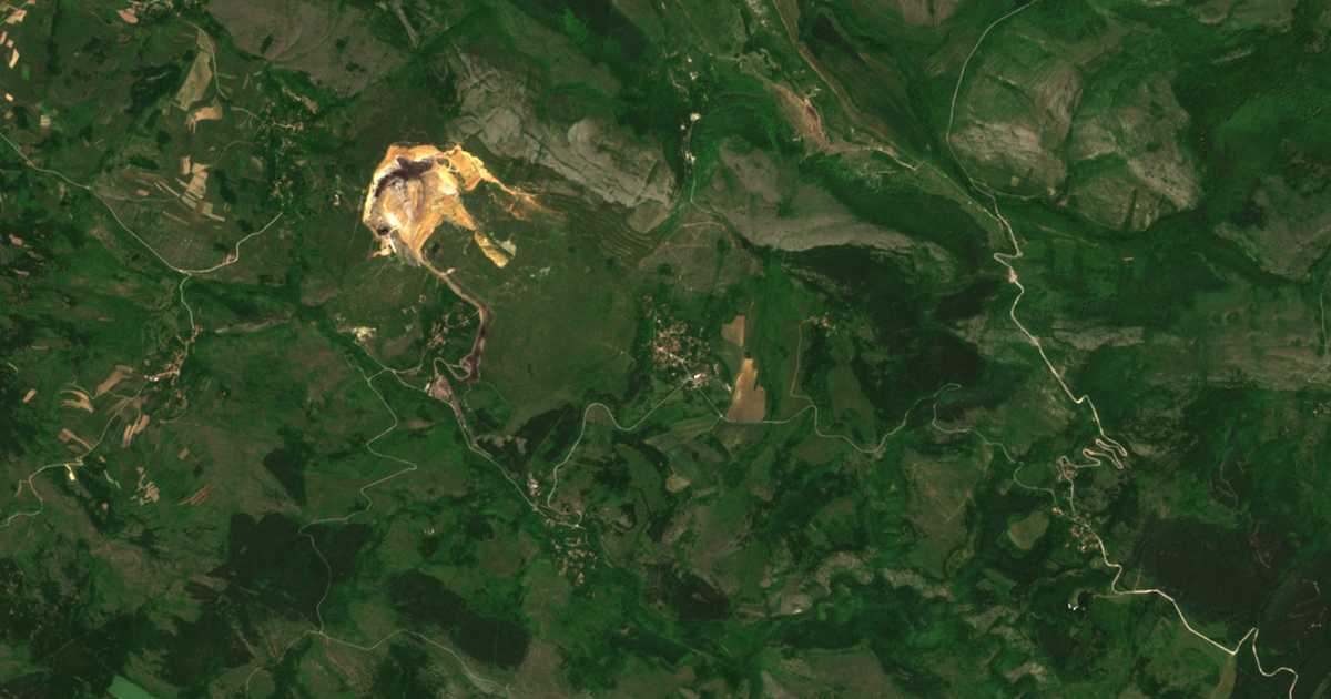 Satellite map of Golesh