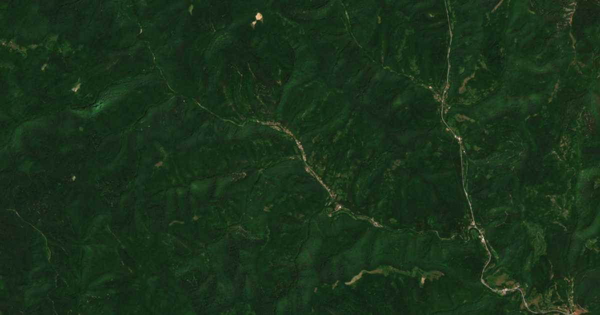 Satellite map of Lyava reka