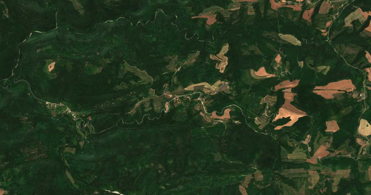 Satellite map of Dlazhka polyana