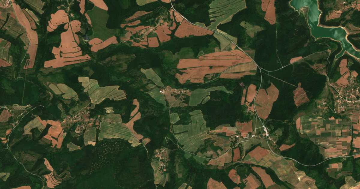 Satellite map of Poroyno