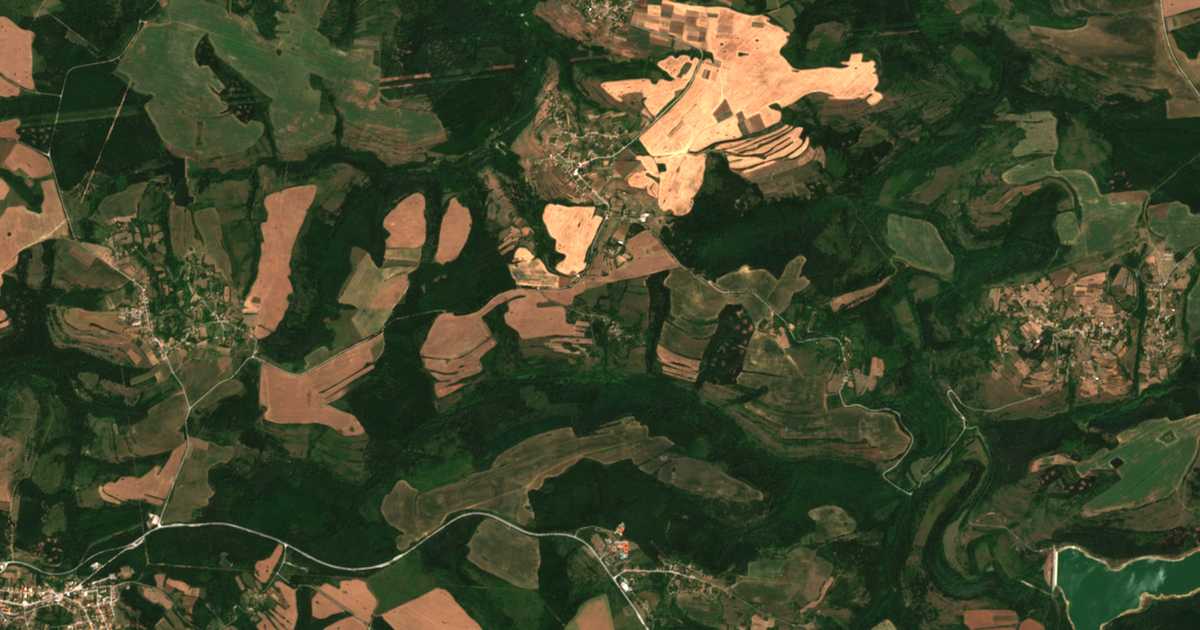 Satellite map of Yazovets