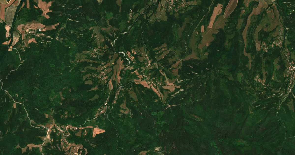 Satellite map of Ugoryalkovtsi
