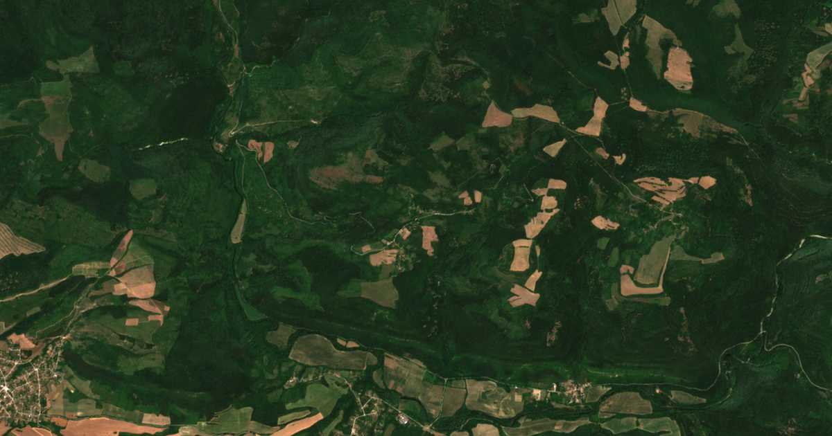 Satellite map of Temenuga