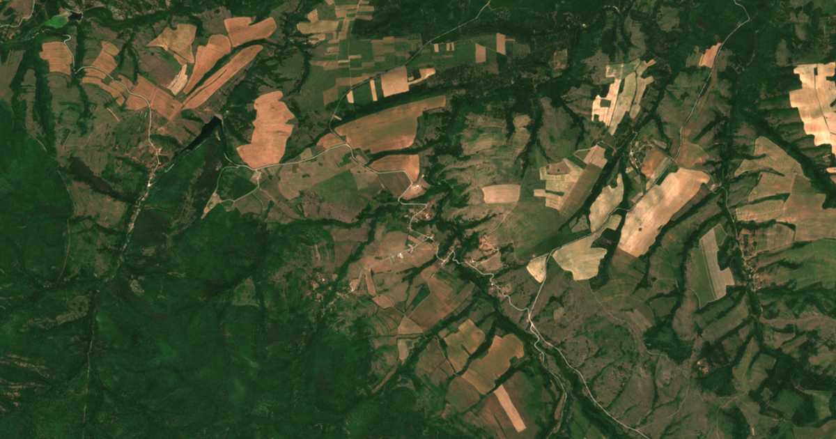 Satellite map of Veshtitsa