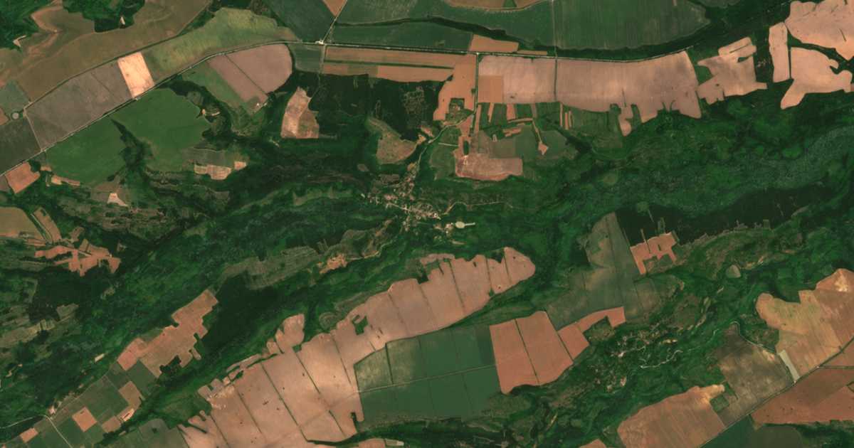 Satellite map of Chichil