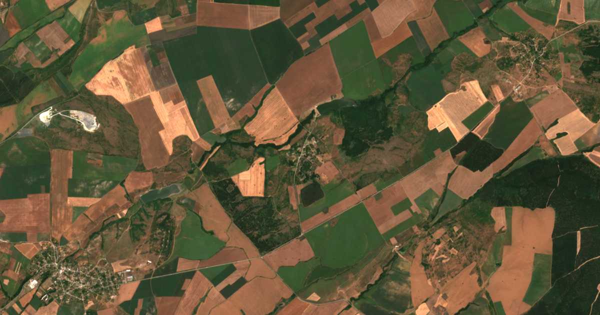 Satellite map of Stroyno