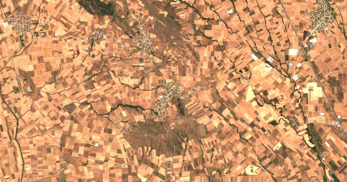 Satellite map of Mavroneri