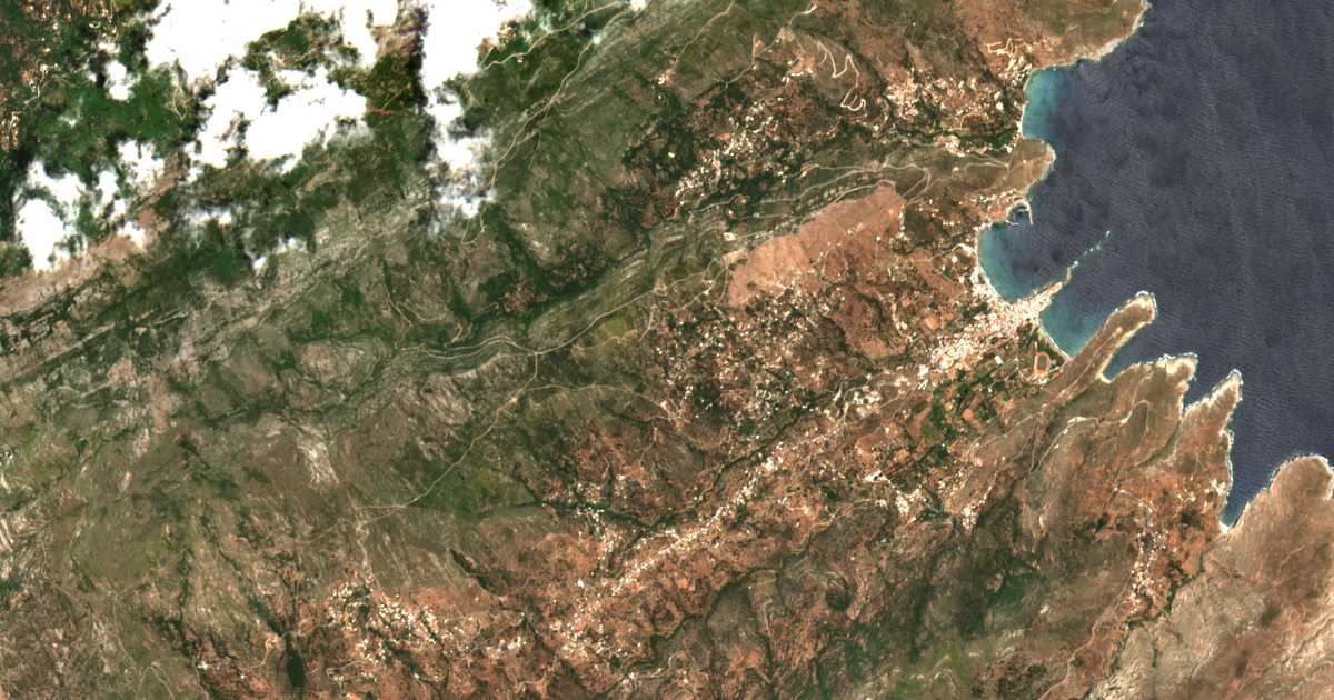 Satellite map of Strapouries